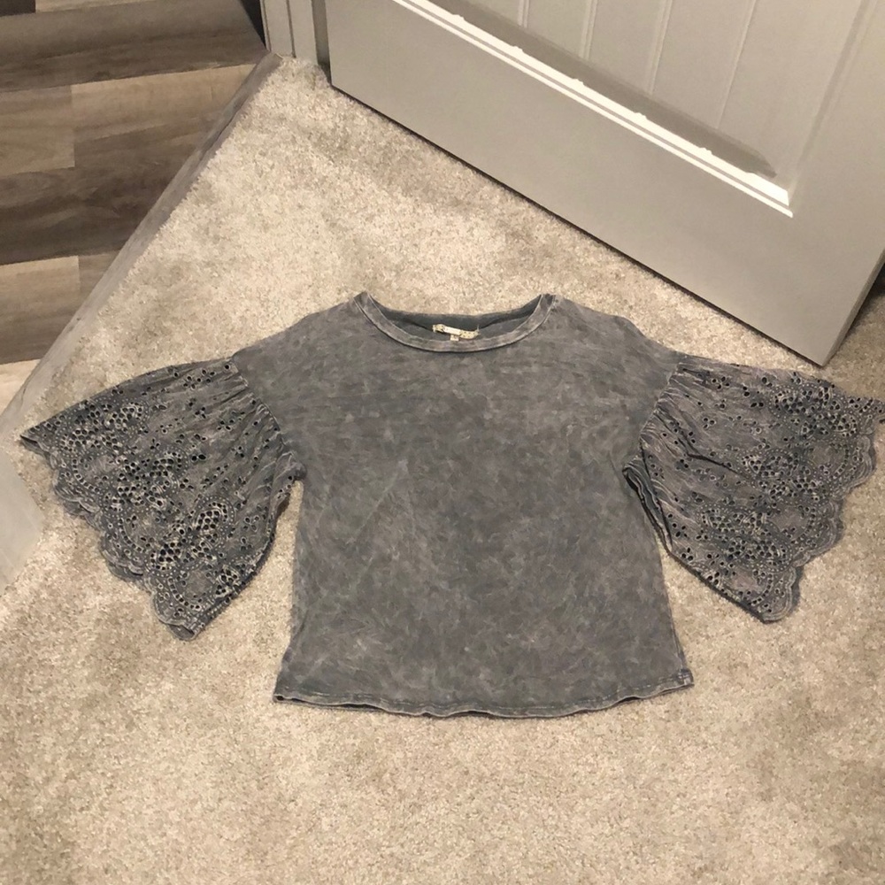 Gimmicks eyelet sleeve acid wash shirt